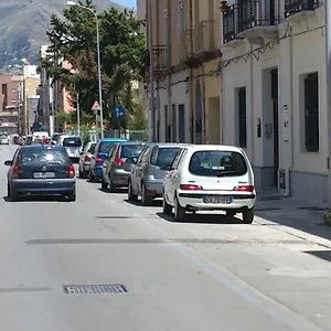 Apartament Sylvia And With Kitchenette, Trapani